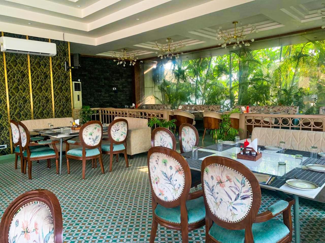 Pink Villa Boutique Hotel Мирут Екстериор снимка