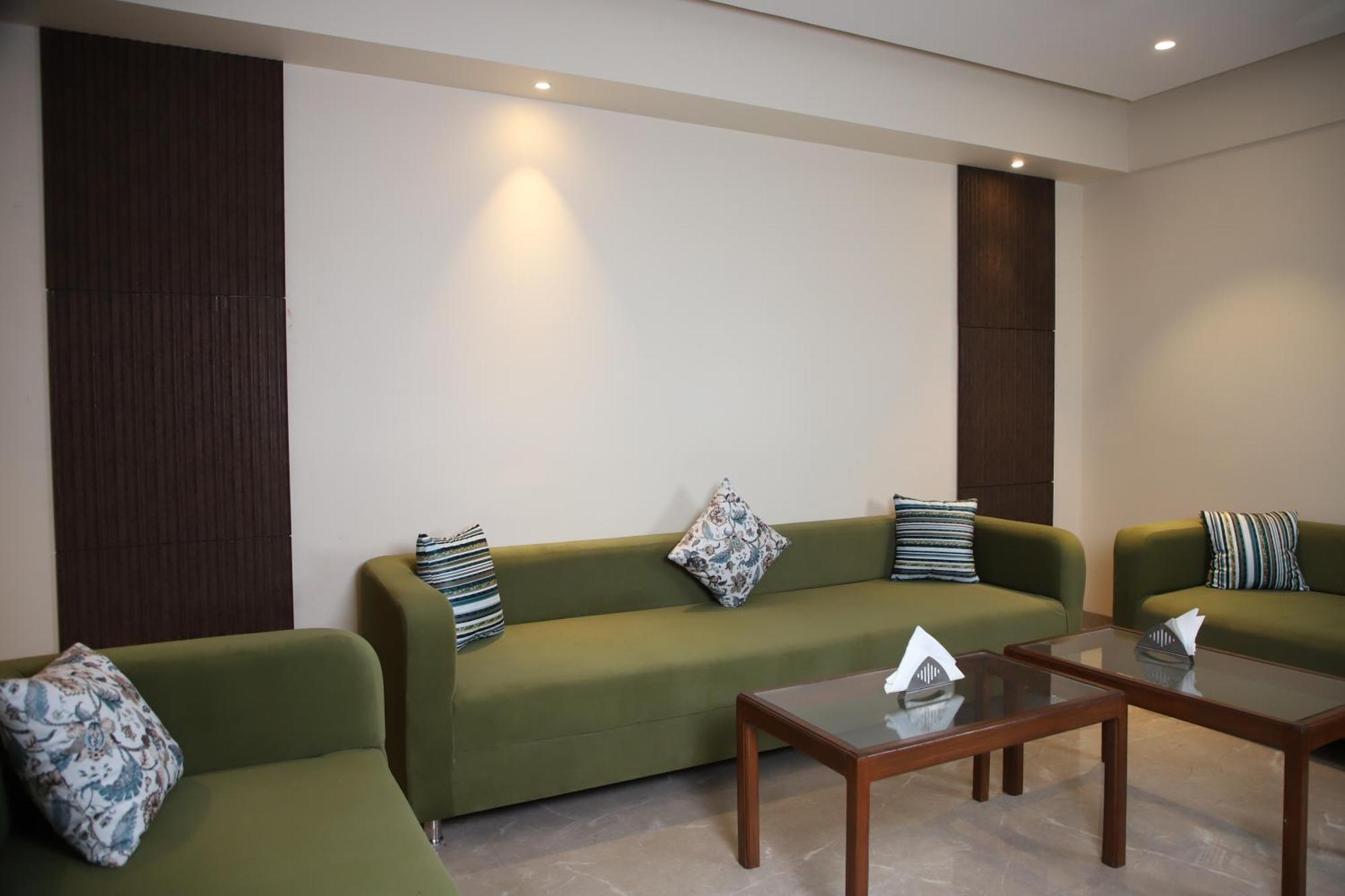 Pink Villa Boutique Hotel Мирут Екстериор снимка