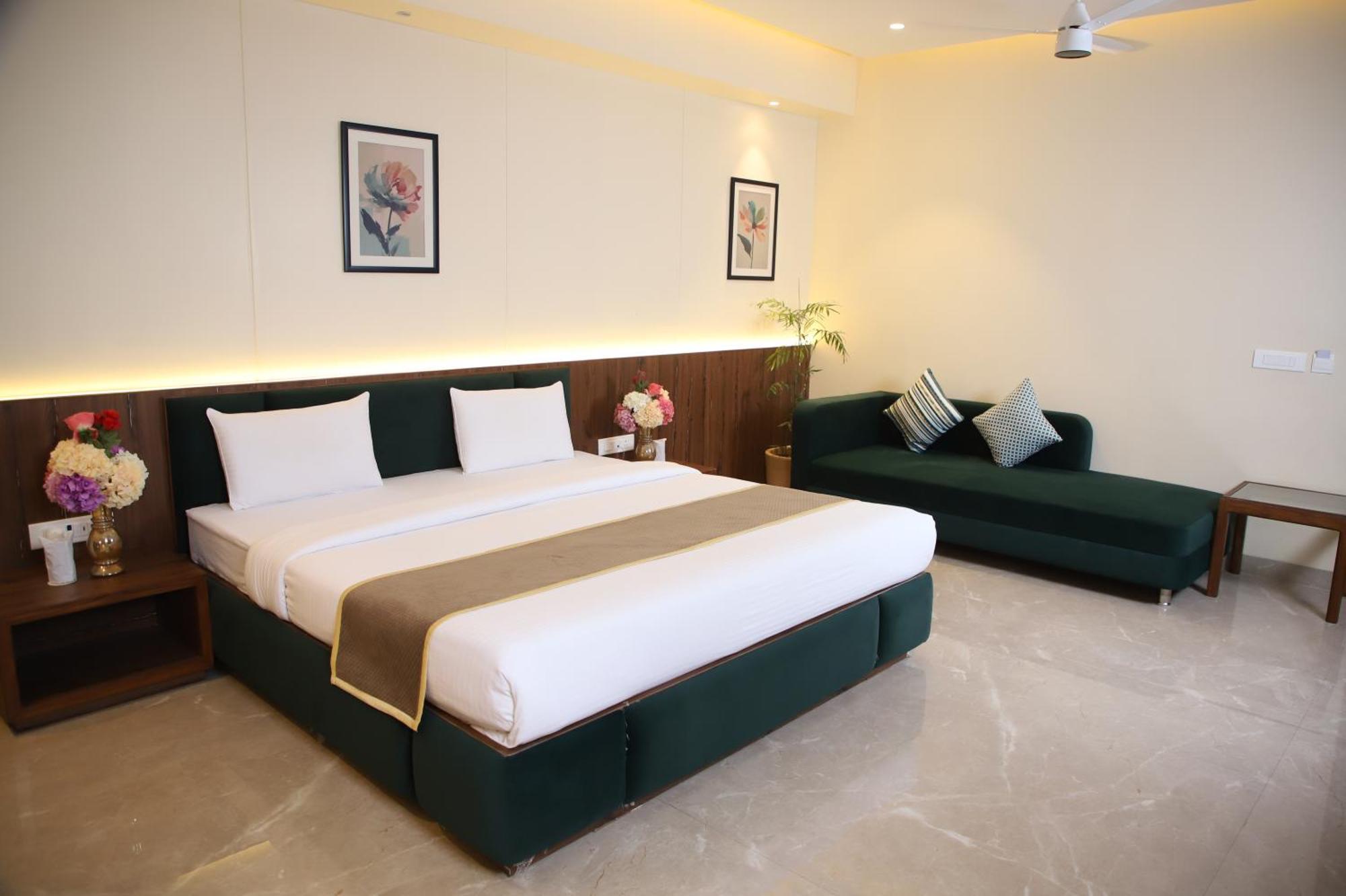 Pink Villa Boutique Hotel Мирут Екстериор снимка