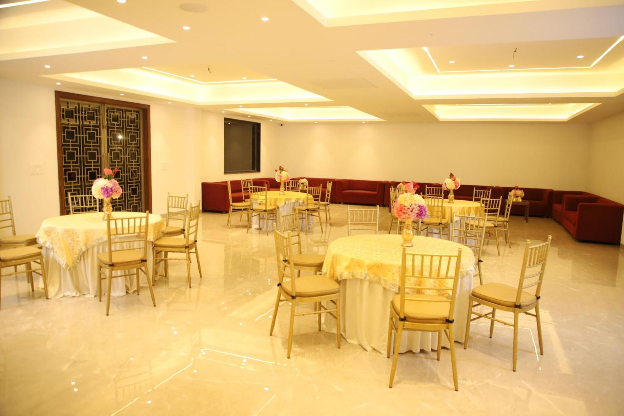 Pink Villa Boutique Hotel Мирут Екстериор снимка