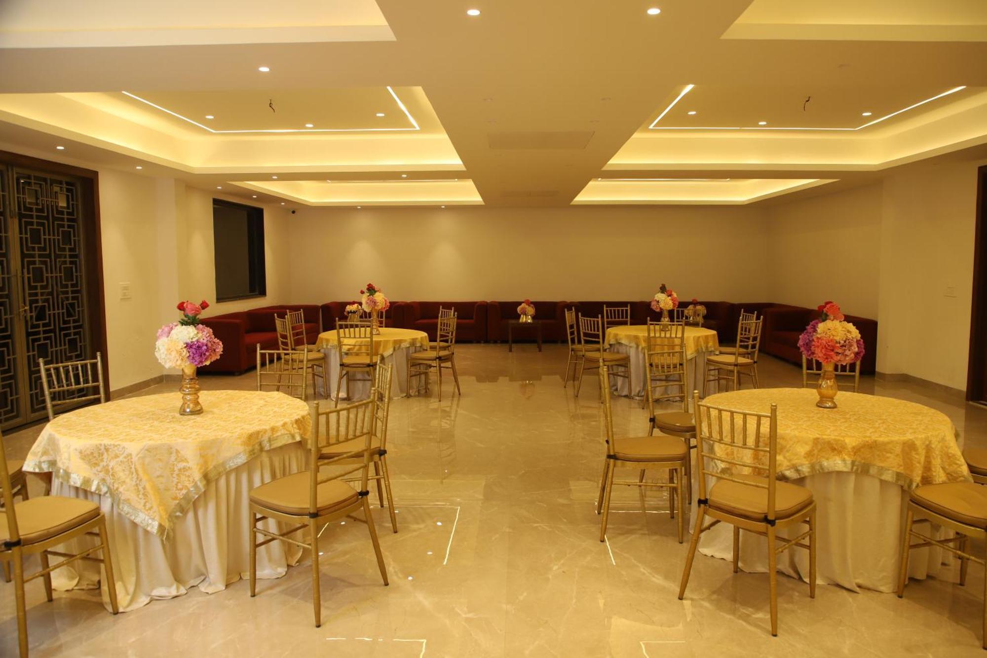 Pink Villa Boutique Hotel Мирут Екстериор снимка