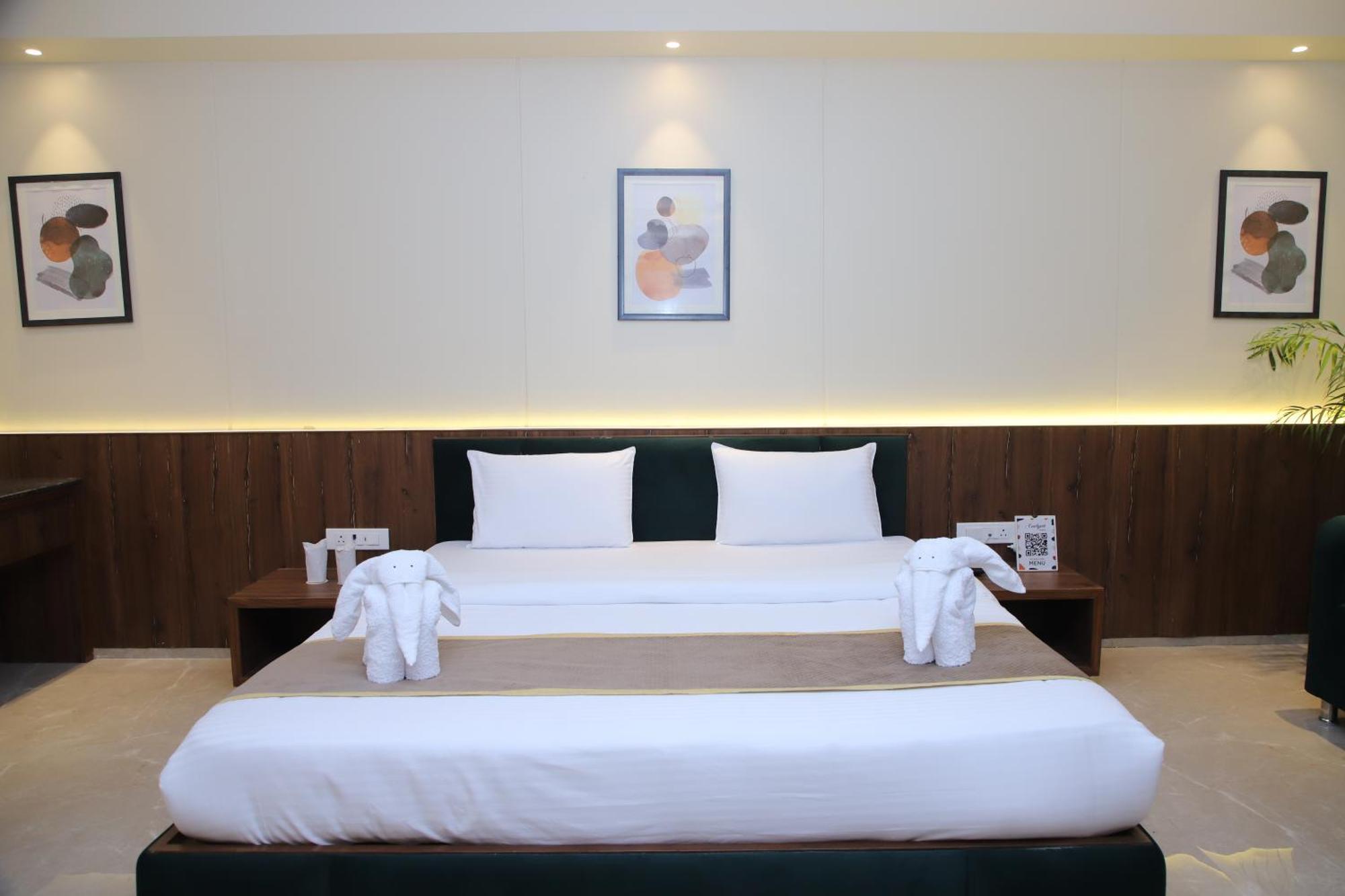 Pink Villa Boutique Hotel Мирут Екстериор снимка